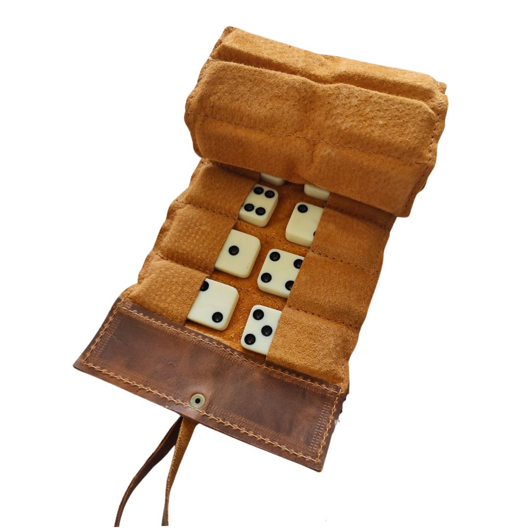 Dominó con funda de Cuero Personalizada